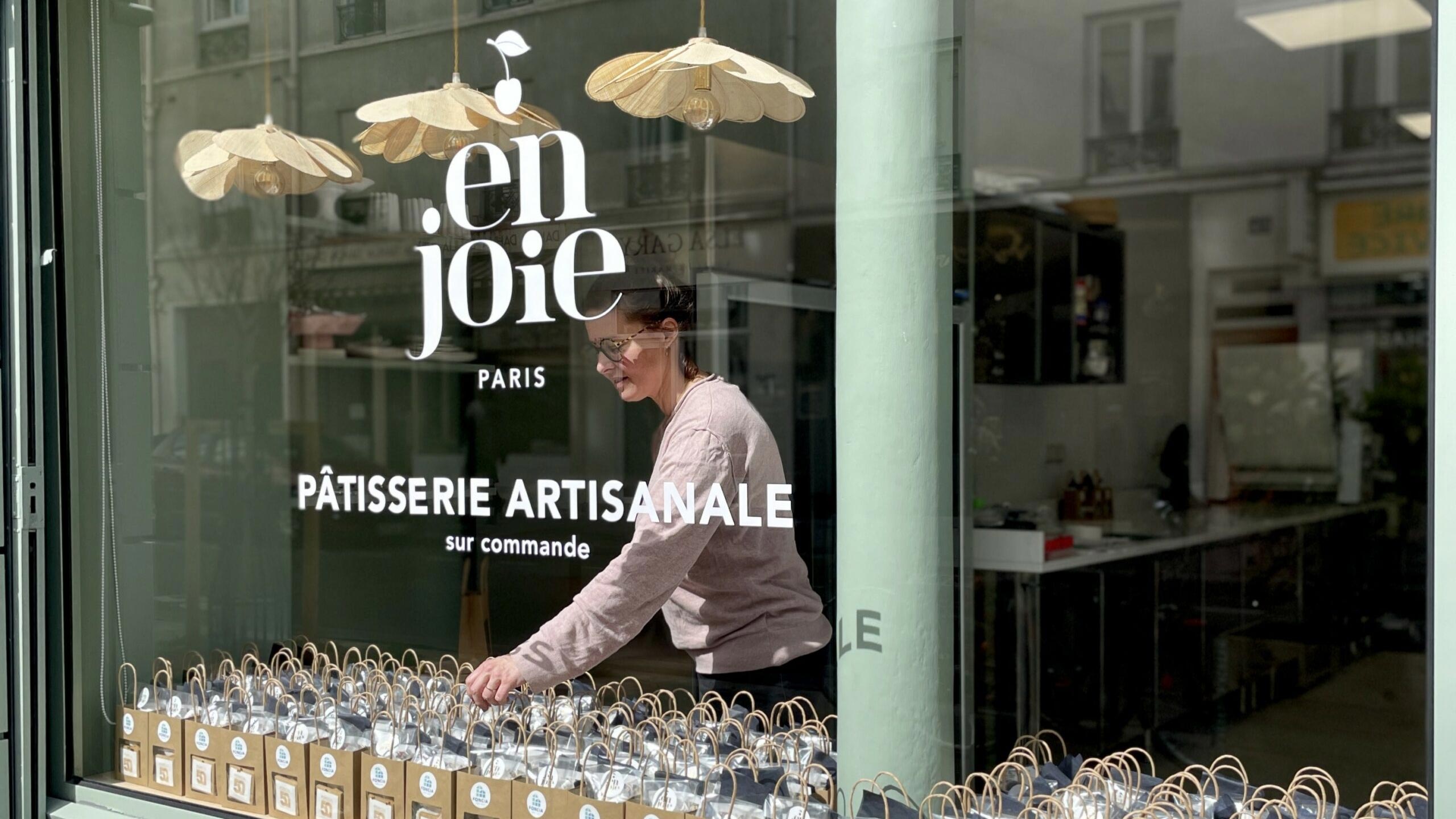 enjoie-patisserie-vitrine-16-9